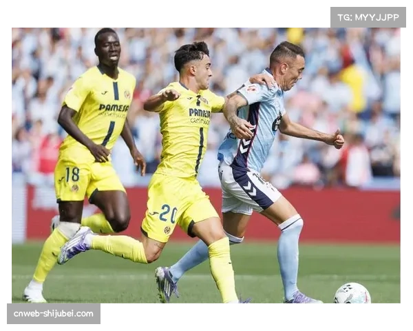 比利亚雷亚尔疑似手球未判赛后引发双方教练不同观点